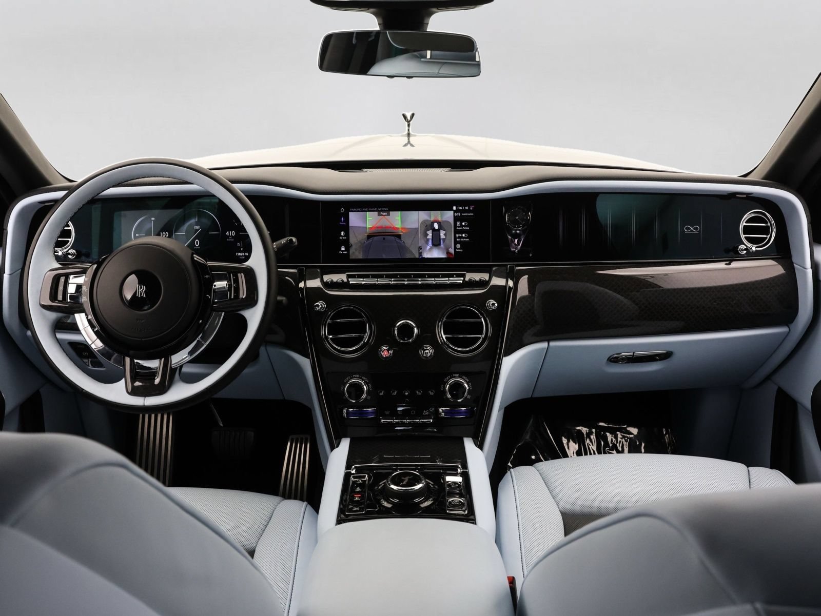Certified 2025 Rolls-Royce Cullinan Black Badge AWD/4WD image 4