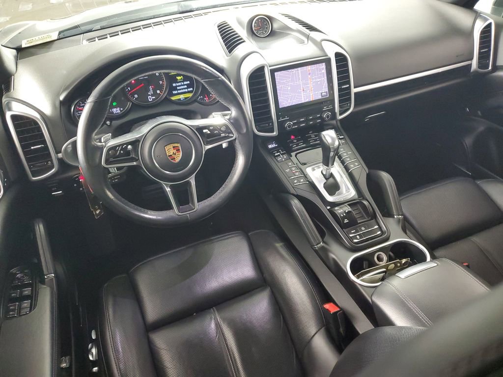 Used 2018 Porsche Cayenne Platinum Edition w/ Premium Package AWD/4WD image 16