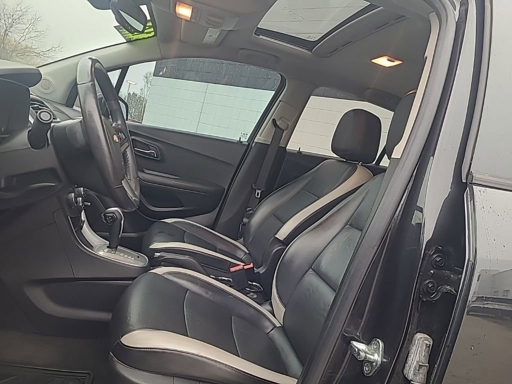 Used 2016 Chevrolet Trax LTZ w/ Midnight Edition image 10