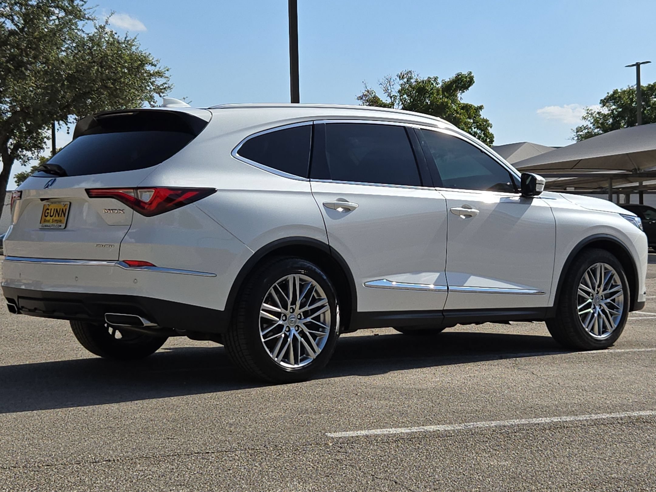 Certified 2023 Acura MDX w/ Advance Package AWD/4WD image 3