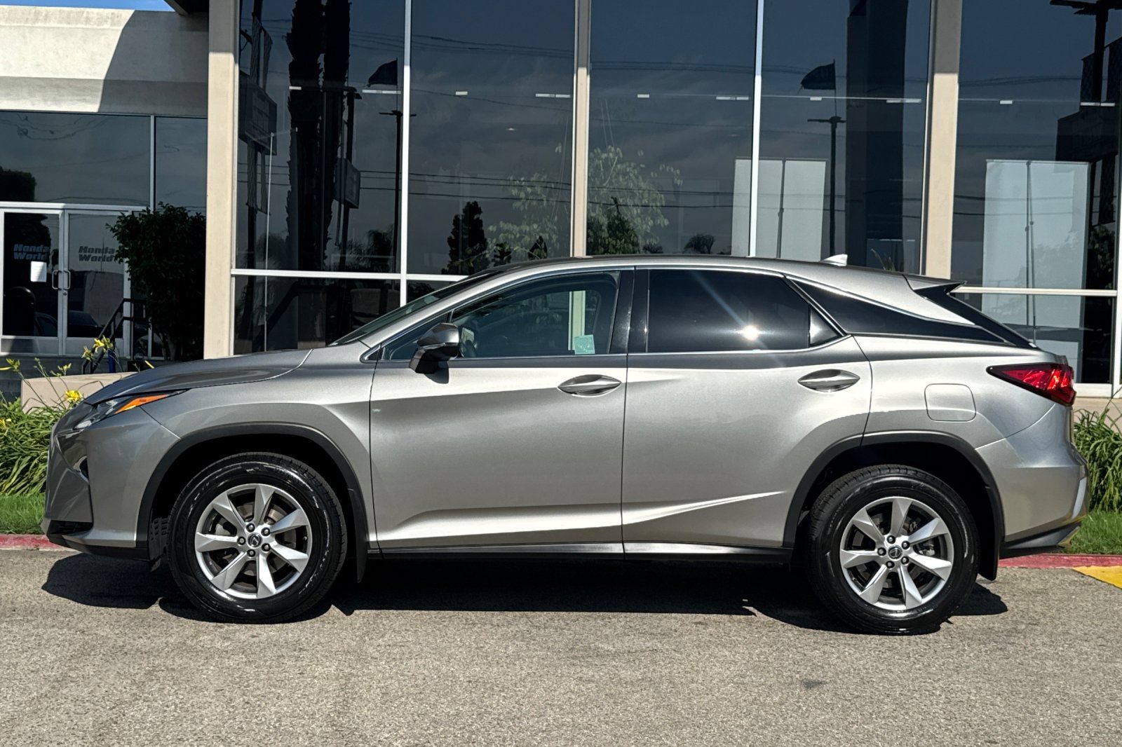 Used 2019 Lexus RX 350 FWD w/ Accessory Package image 7