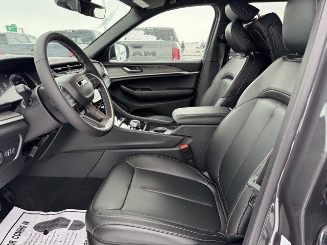 New 2025 Jeep Grand Cherokee L Limited image 9