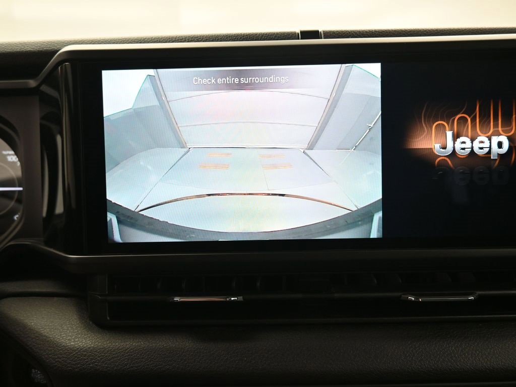 Used 2024 Jeep Wrangler Unlimited w/ Convenience Group image 20