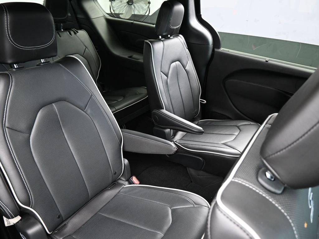 Used 2024 Chrysler Pacifica Limited w/ S Appearance Package image 51