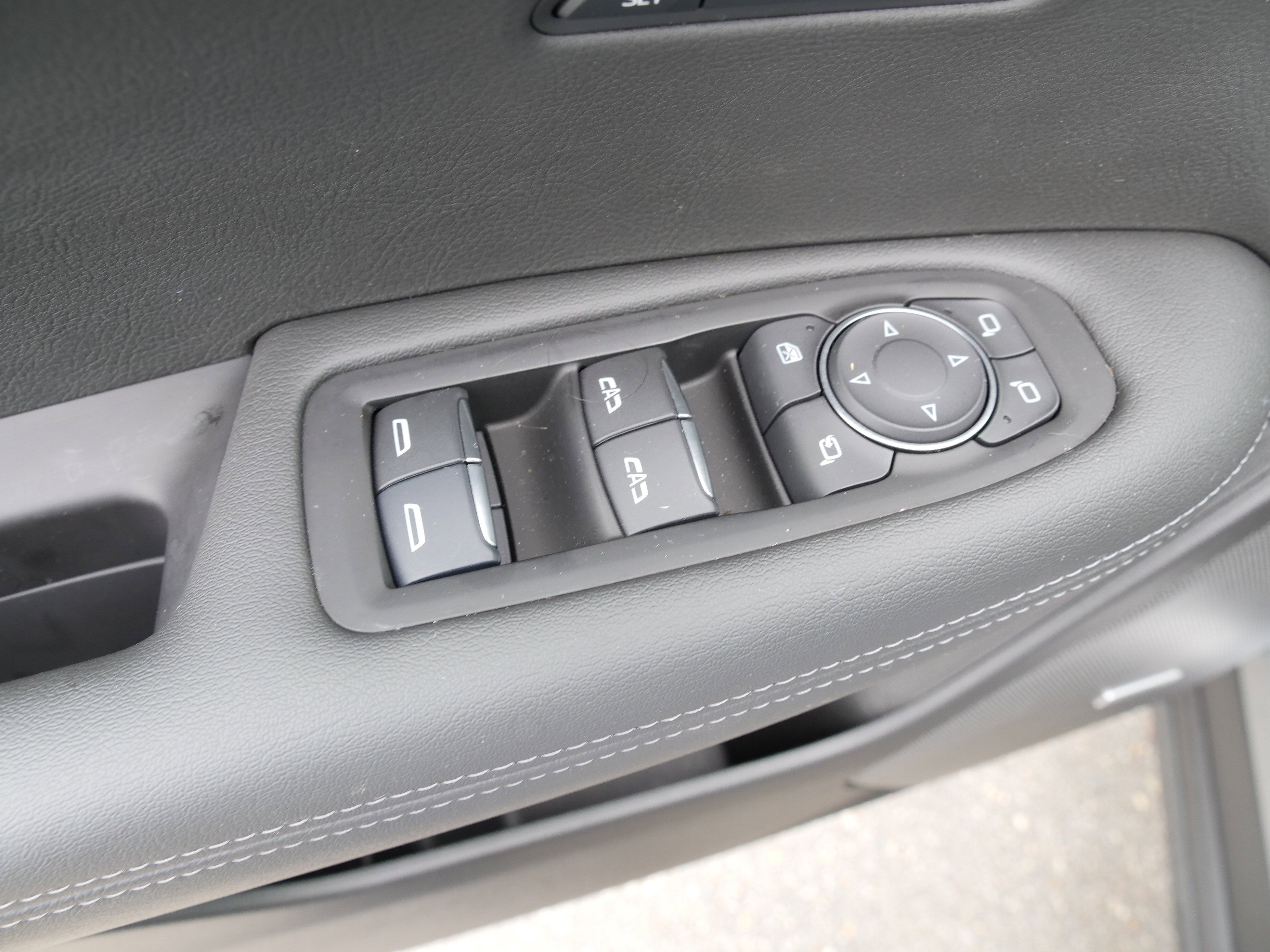 Certified 2025 Cadillac XT6 Luxury image 19