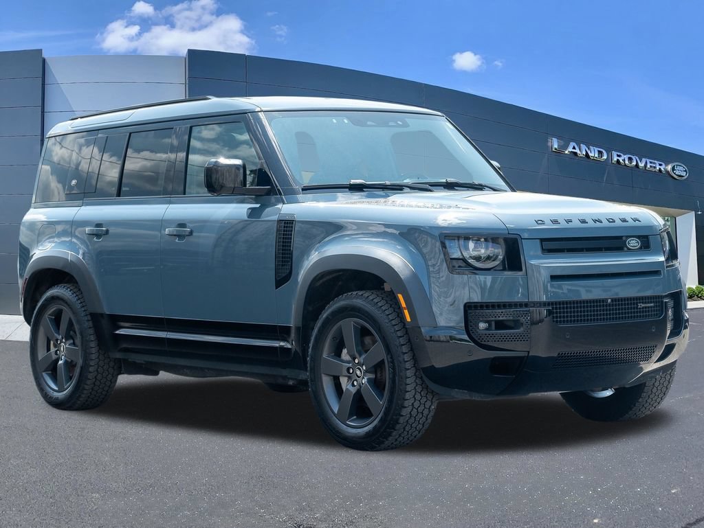 Used 2022 Land Rover Defender 110 X-Dynamic HSE AWD/4WD image 3