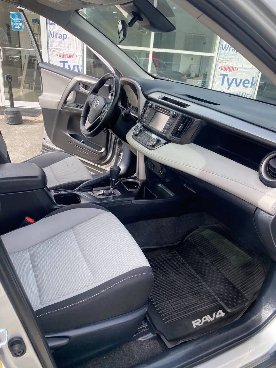Used 2018 Toyota RAV4 XLE image 12
