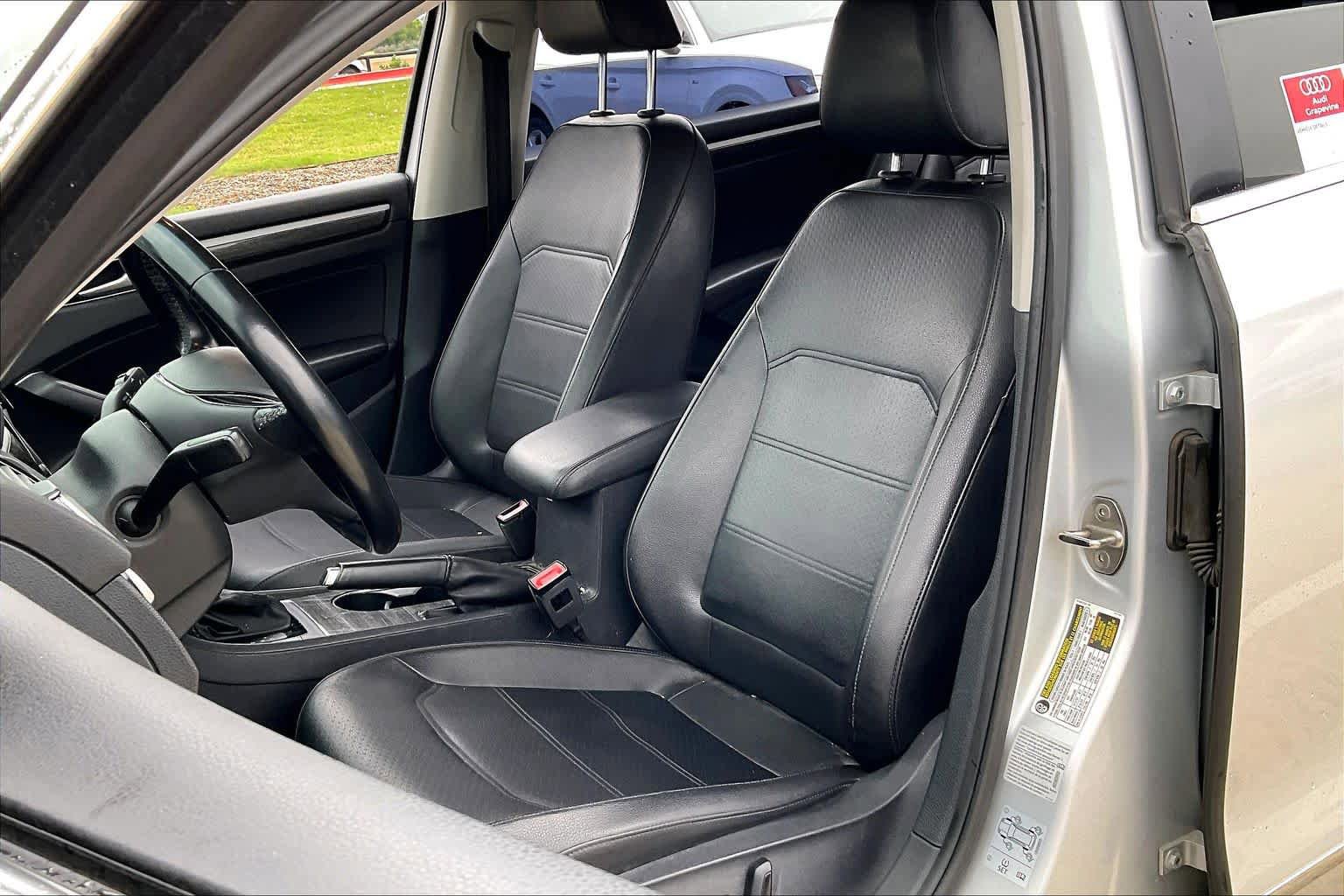Used 2016 Volkswagen Passat 1.8T SE FWD image 8