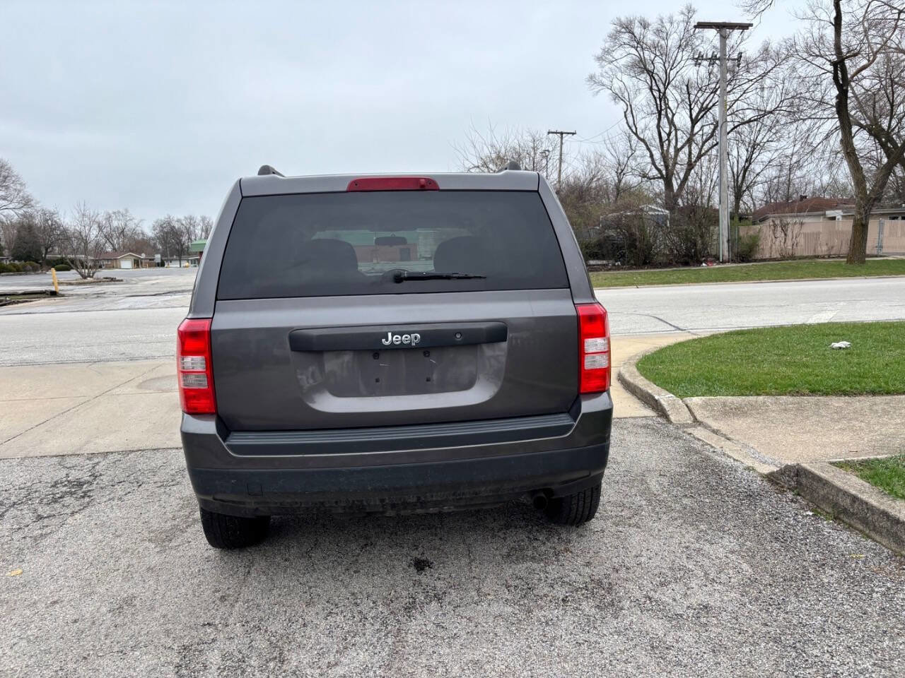 Used 2015 Jeep Patriot Sport image 16