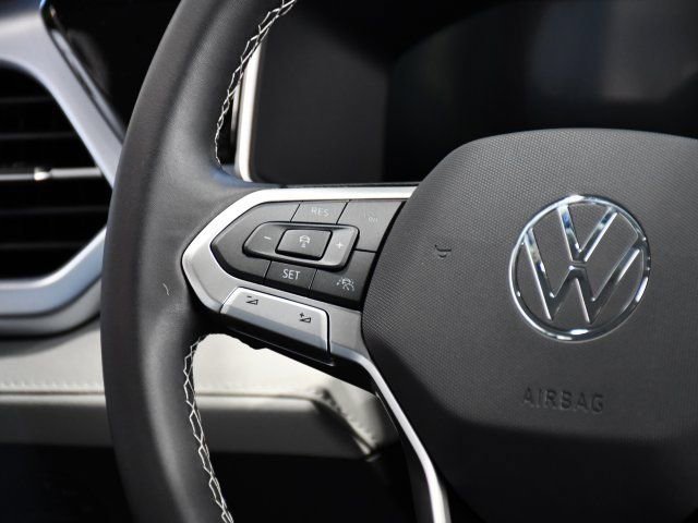 New 2026 Volkswagen Taos SE image 19