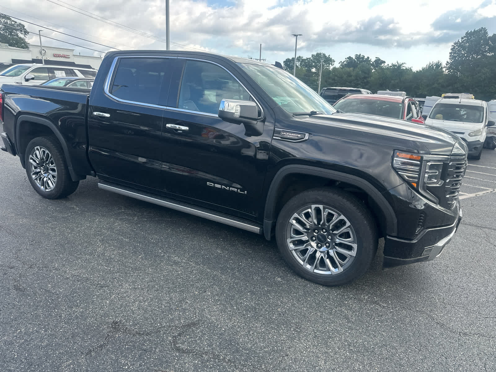 Used 2023 GMC Sierra 1500 Denali Ultimate AWD/4WD image 5