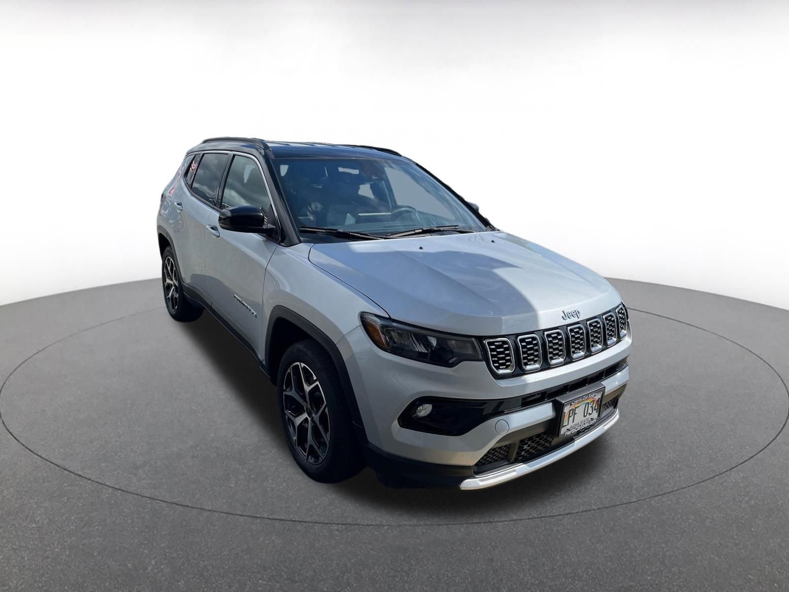 Used 2025 Jeep Compass Limited image 1