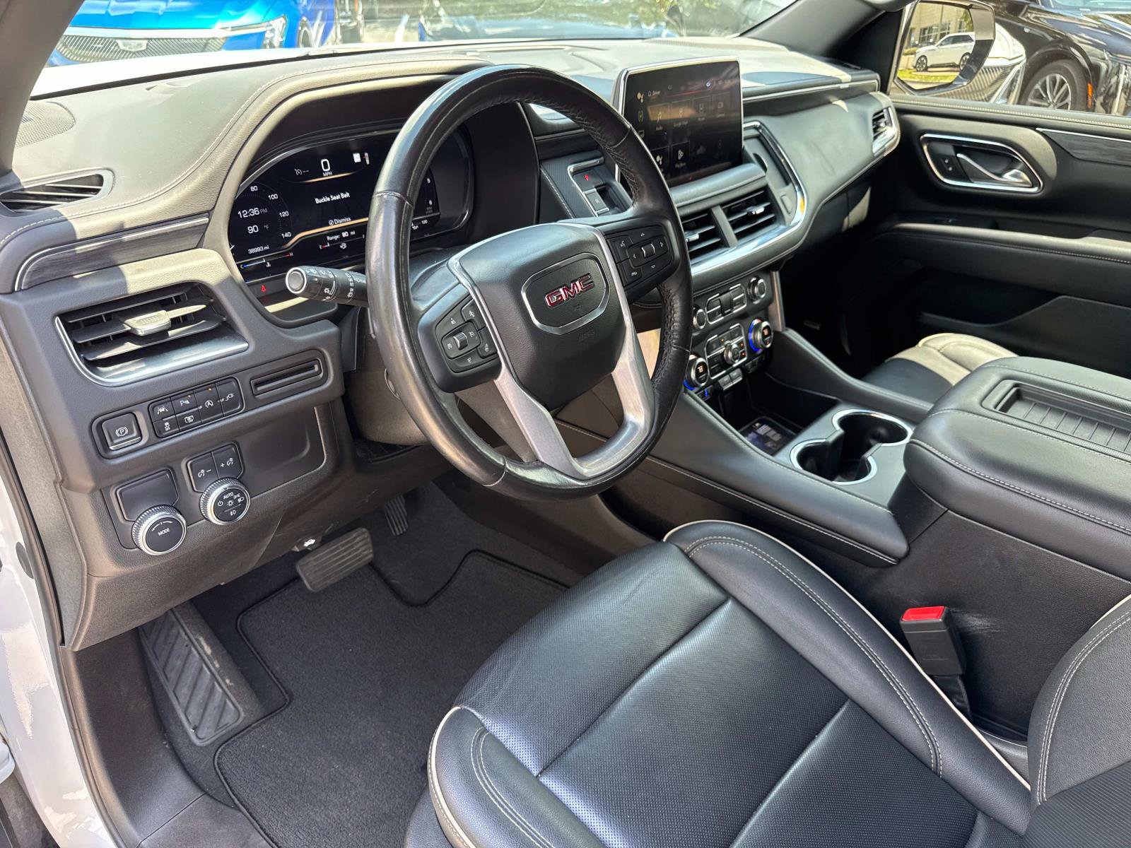 Used 2022 GMC Yukon SLT w/ SLT Premium Package image 23