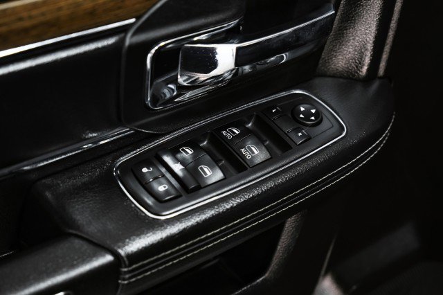 Used 2018 RAM 1500 Laramie image 39