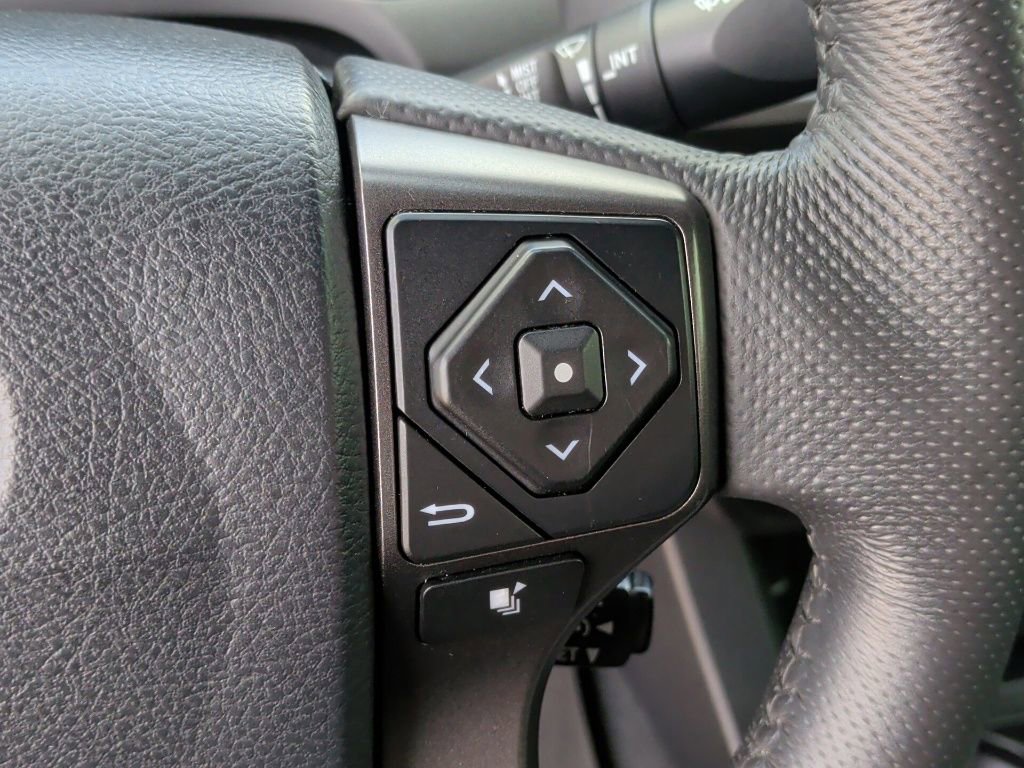 Used 2017 Toyota Tacoma TRD Sport w/ Premium & Technology Package image 18