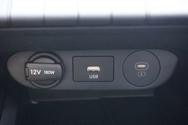 Used 2025 Hyundai Elantra SEL FWD image 25