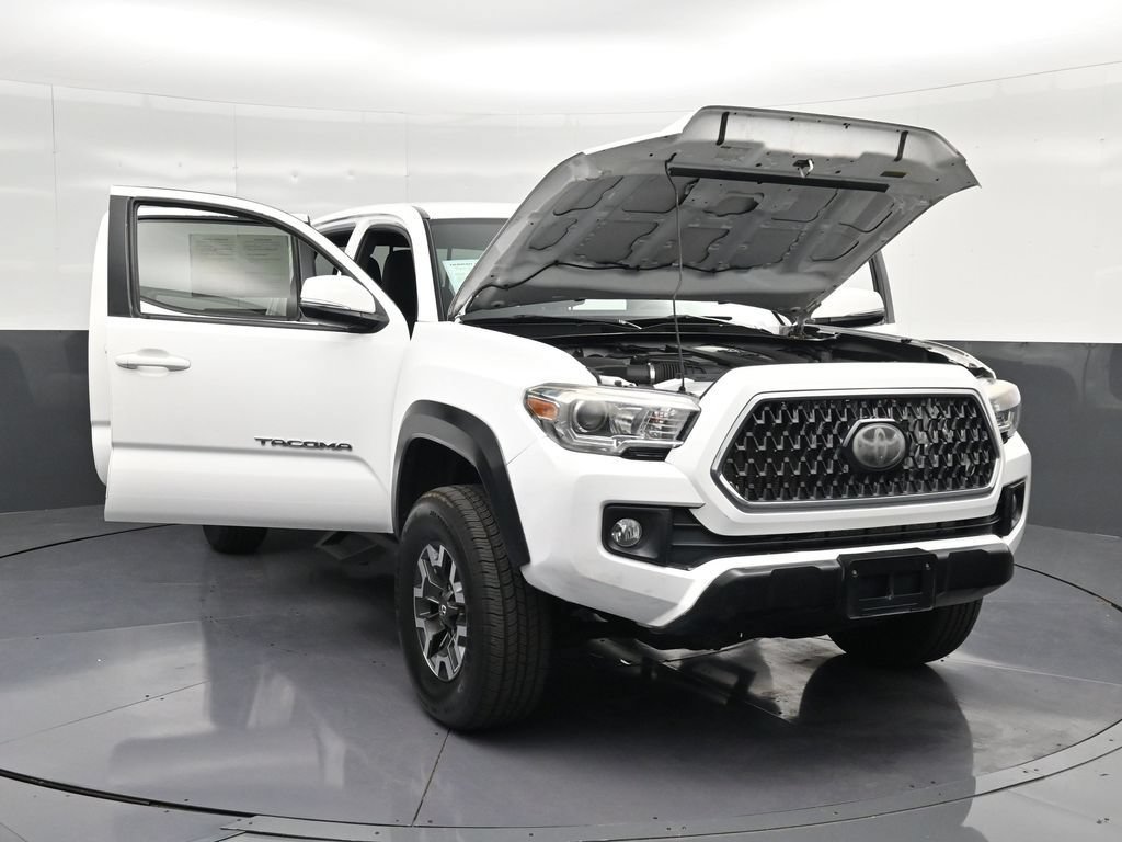 Used 2018 Toyota Tacoma TRD Off-Road w/ Technology Package AWD/4WD image 36