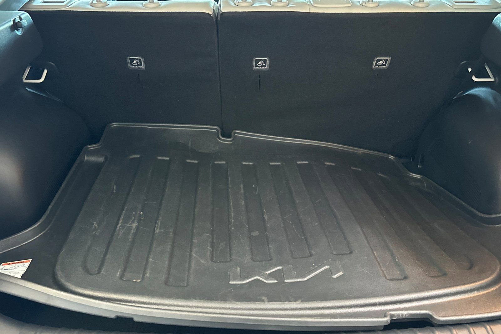 Used 2023 Kia Niro EX image 16