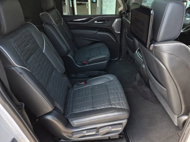 Used 2023 Cadillac Escalade ESV V AWD/4WD image 19