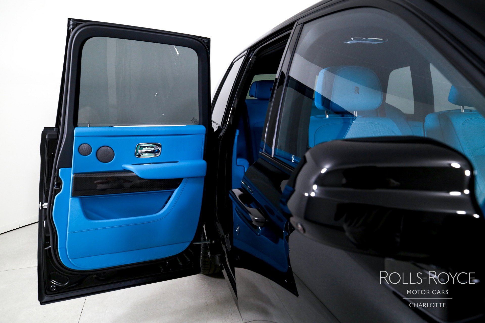 New 2026 Rolls-Royce Cullinan Black Badge image 29