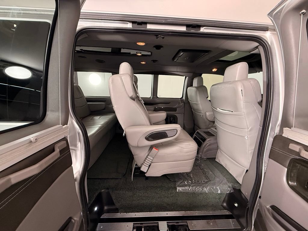 Used 2021 Chevrolet Express 2500 LS w/ Enhanced Convenience Package RWD image 29