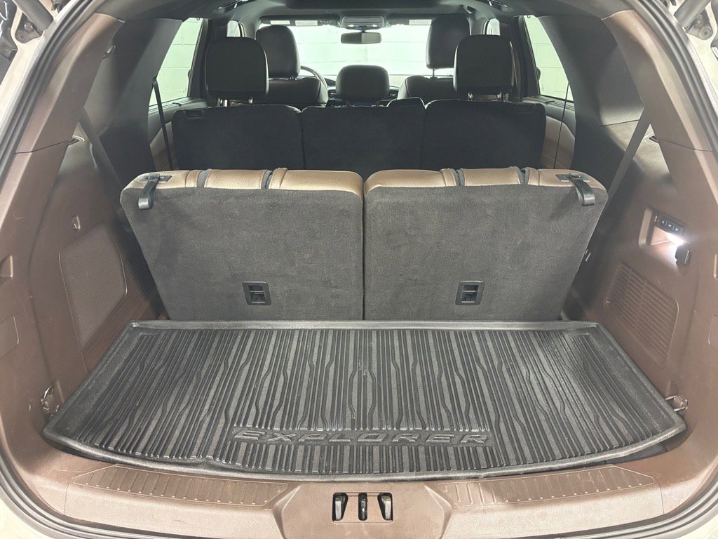 Used 2021 Ford Explorer King Ranch w/ Premium Technology Package image 43