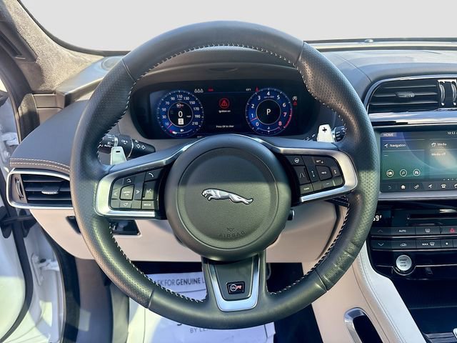 Used 2020 Jaguar F-PACE SVR image 39