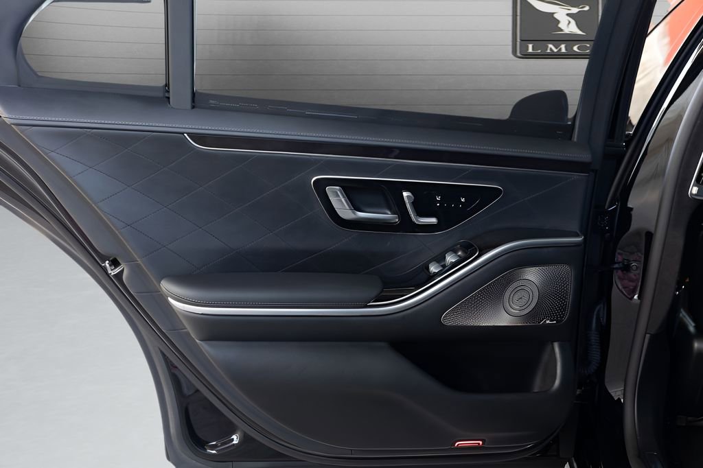 Used 2022 Mercedes-Benz S 580 4MATIC Sedan w/ AMG Line Package image 51