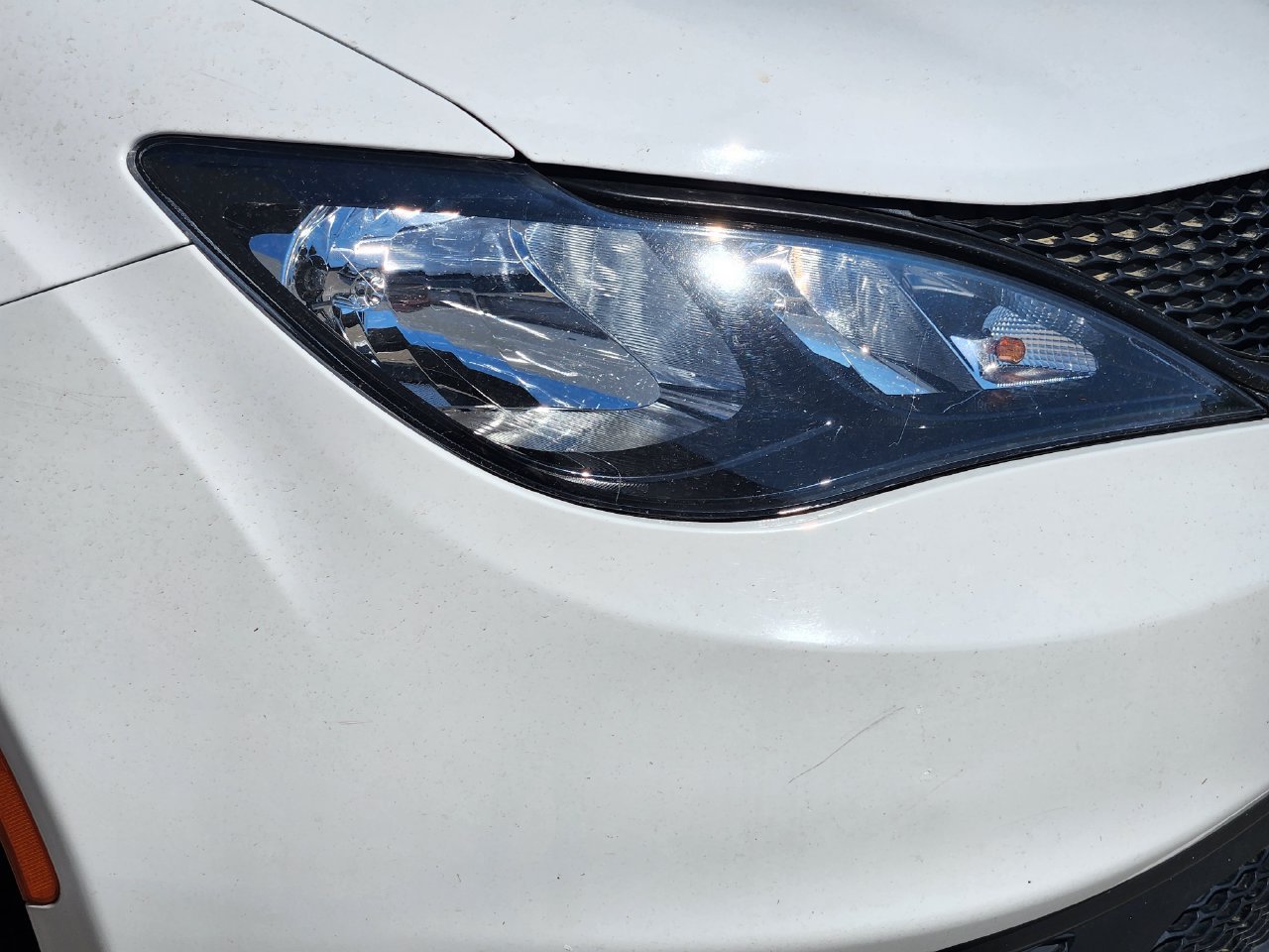 Used 2024 Chrysler Voyager LX FWD image 5
