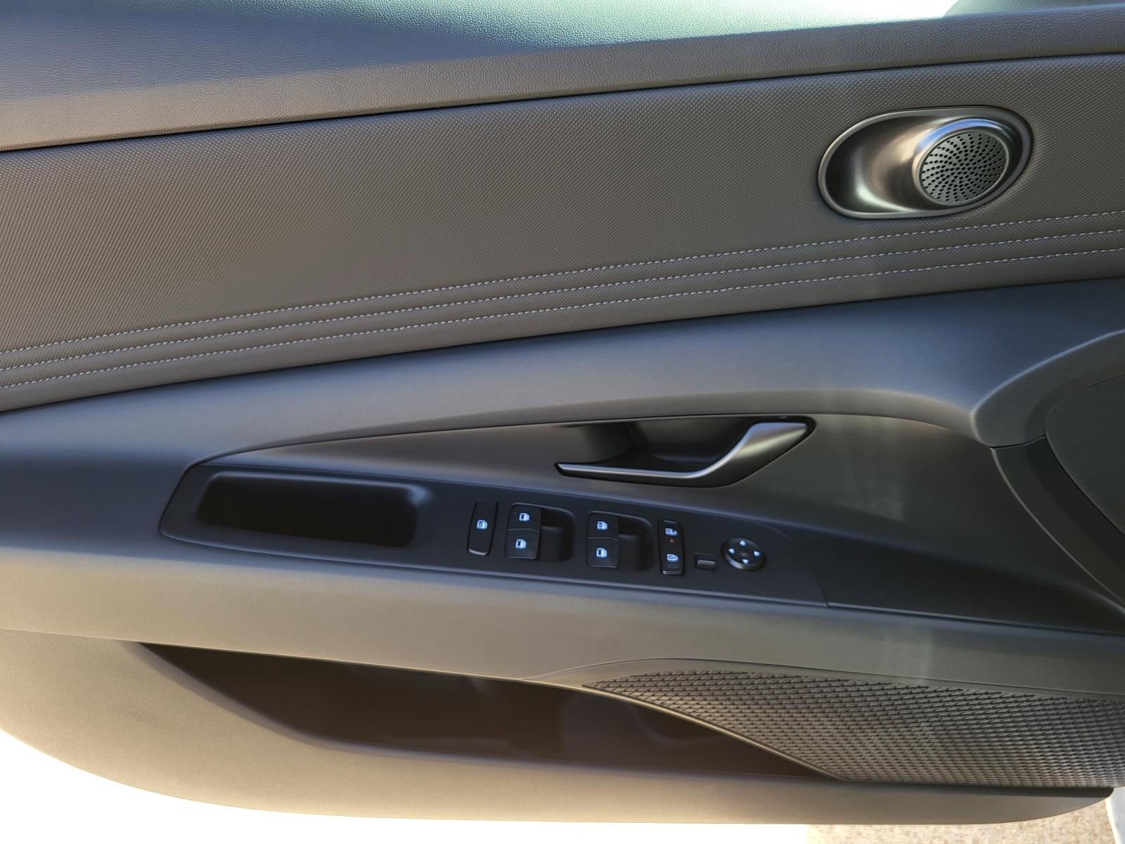 New 2026 Hyundai Elantra Sport image 12