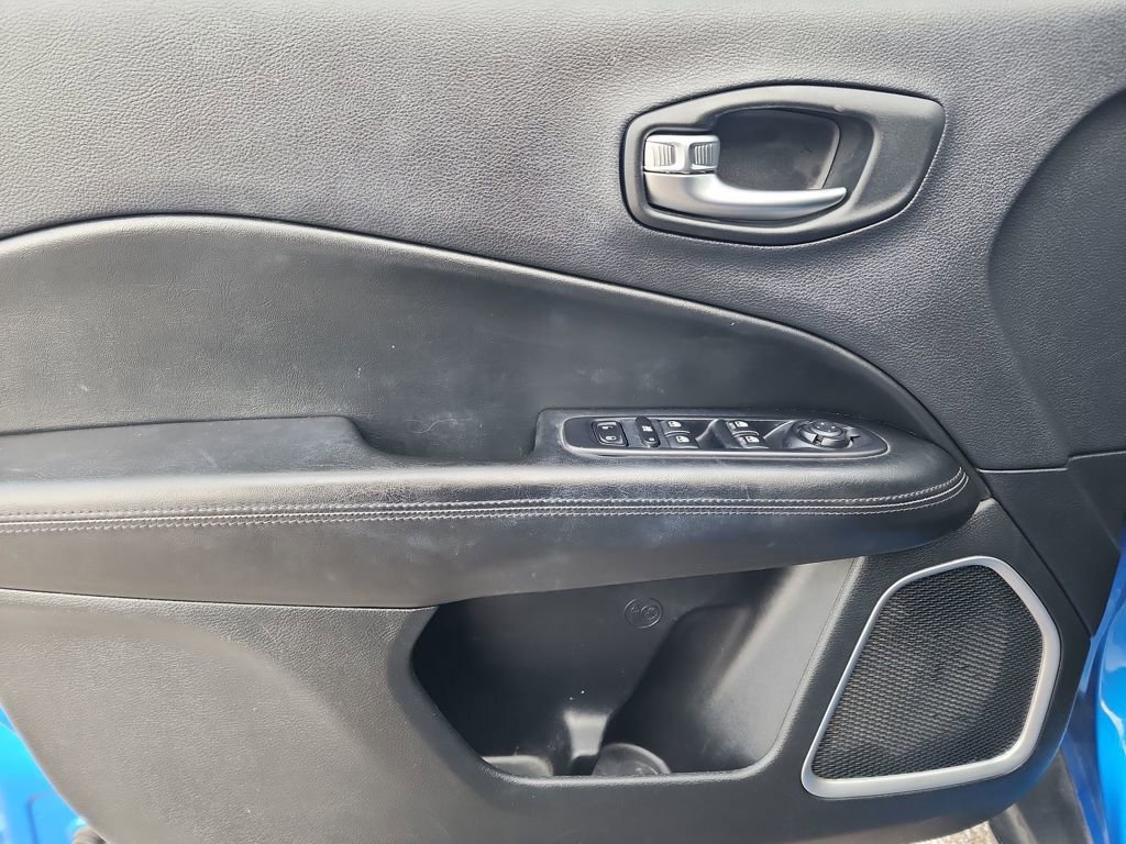 Used 2020 Jeep Compass Latitude image 12