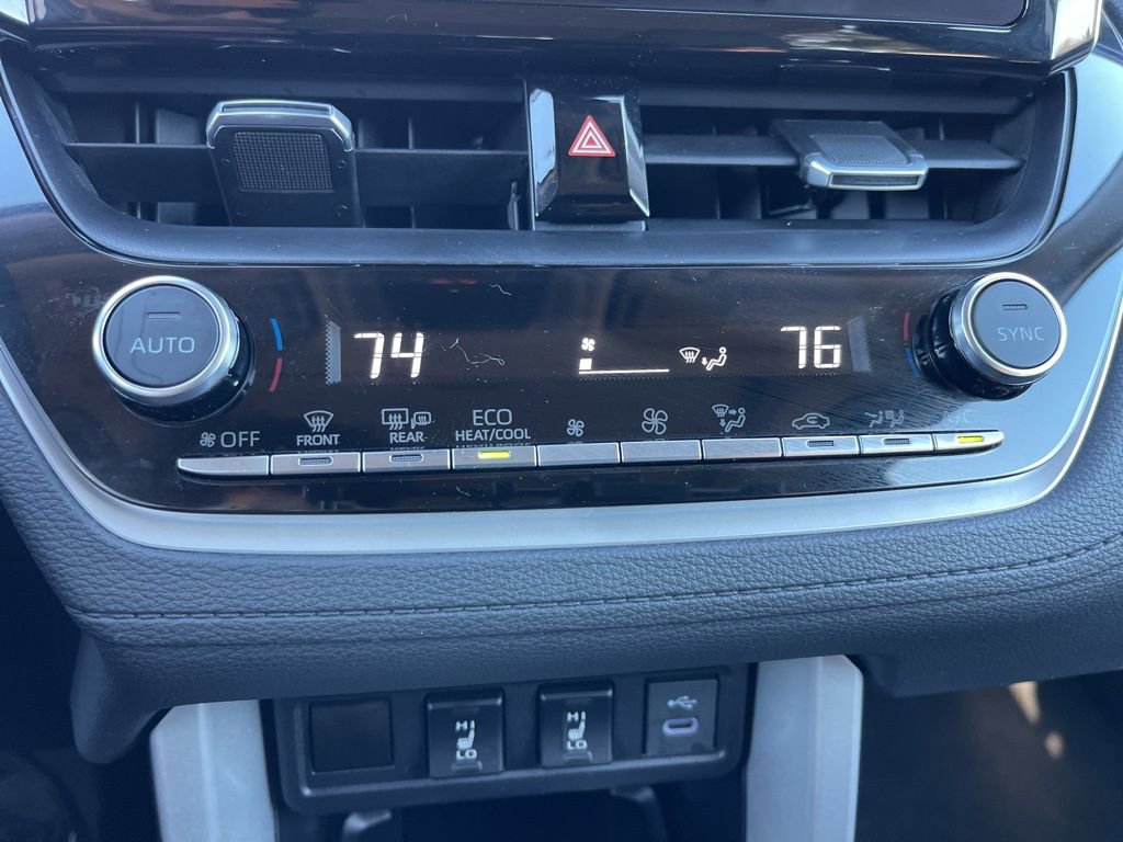 Certified 2025 Toyota Corolla Cross XLE image 12