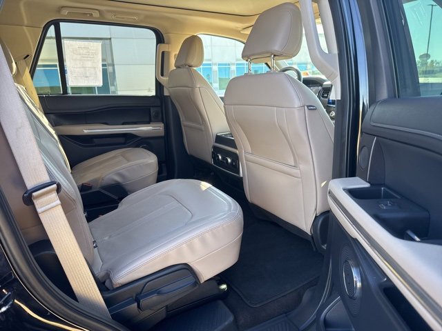 Used 2023 Ford Expedition Limited image 11