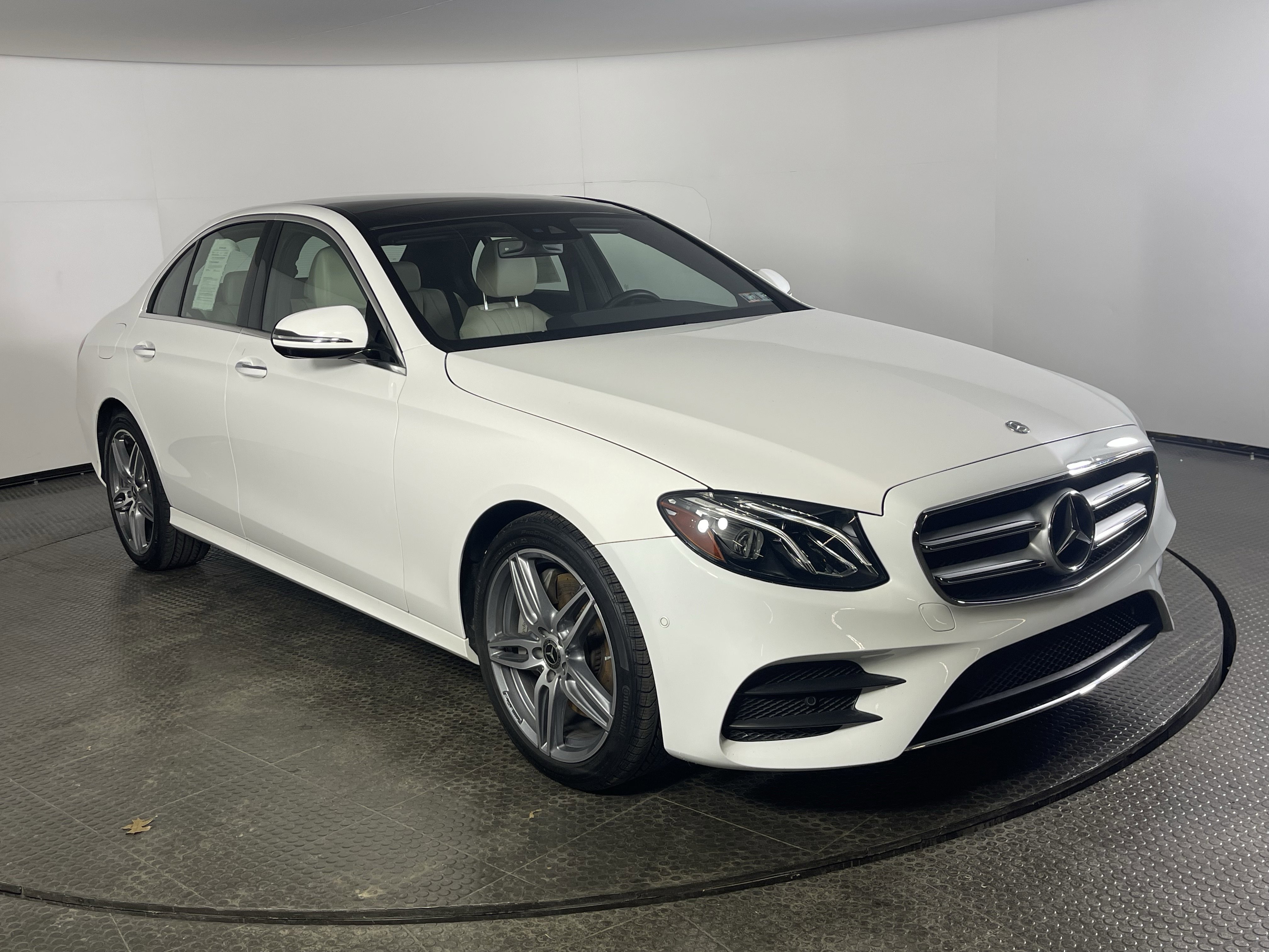Used 2018 Mercedes-Benz E 300 4MATIC image 3