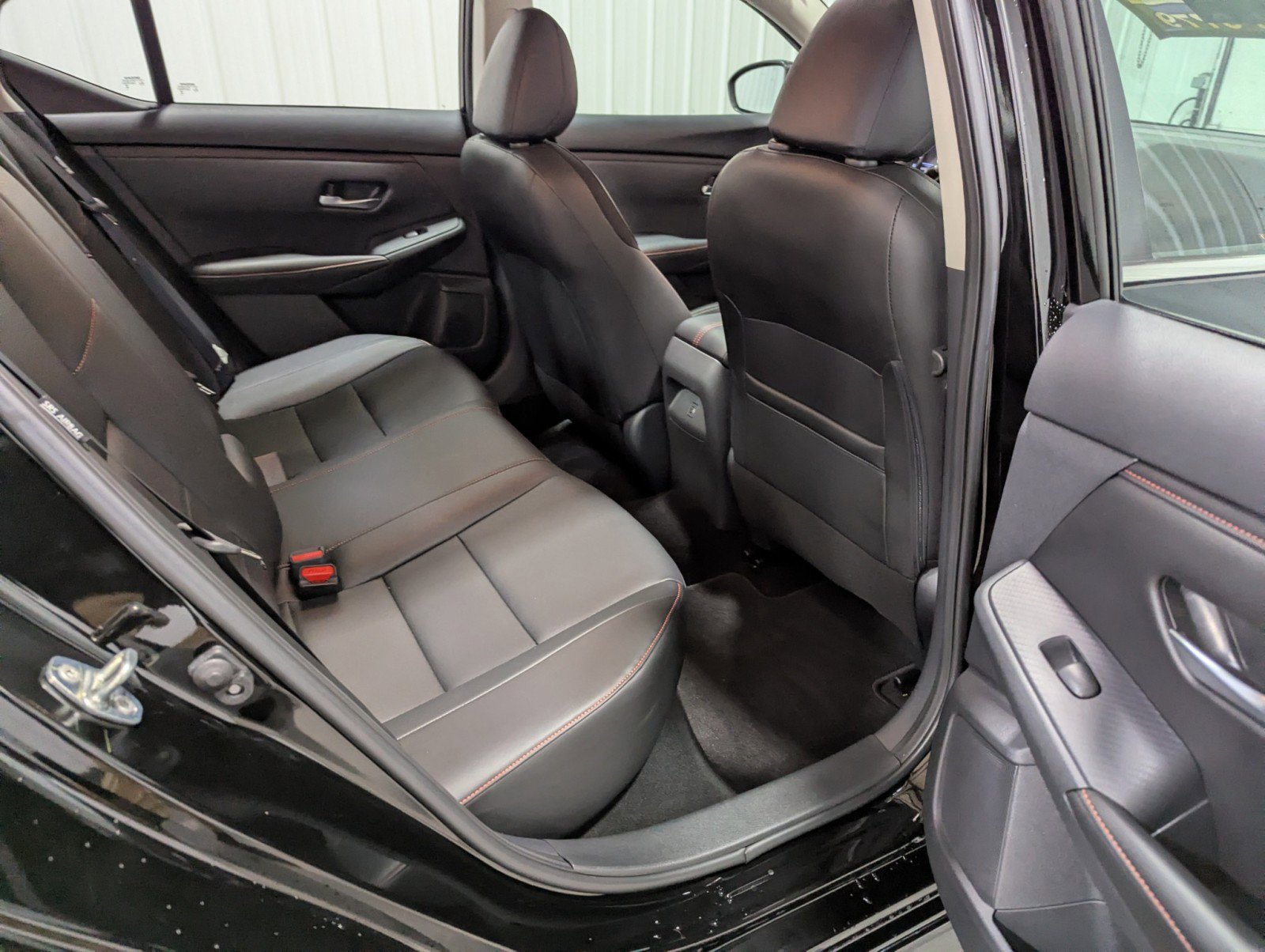 Used 2025 Nissan Sentra SR w/ SR Premium Package image 27