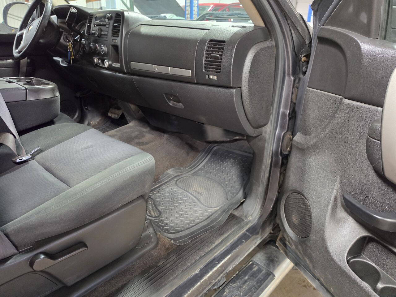 Used 2010 Chevrolet Silverado 2500 LT AWD/4WD image 17