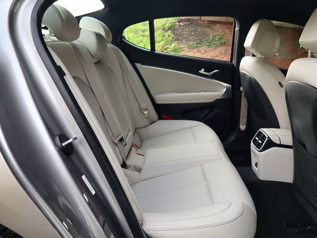 Used 2025 Genesis G70 2.5T AWD/4WD image 42