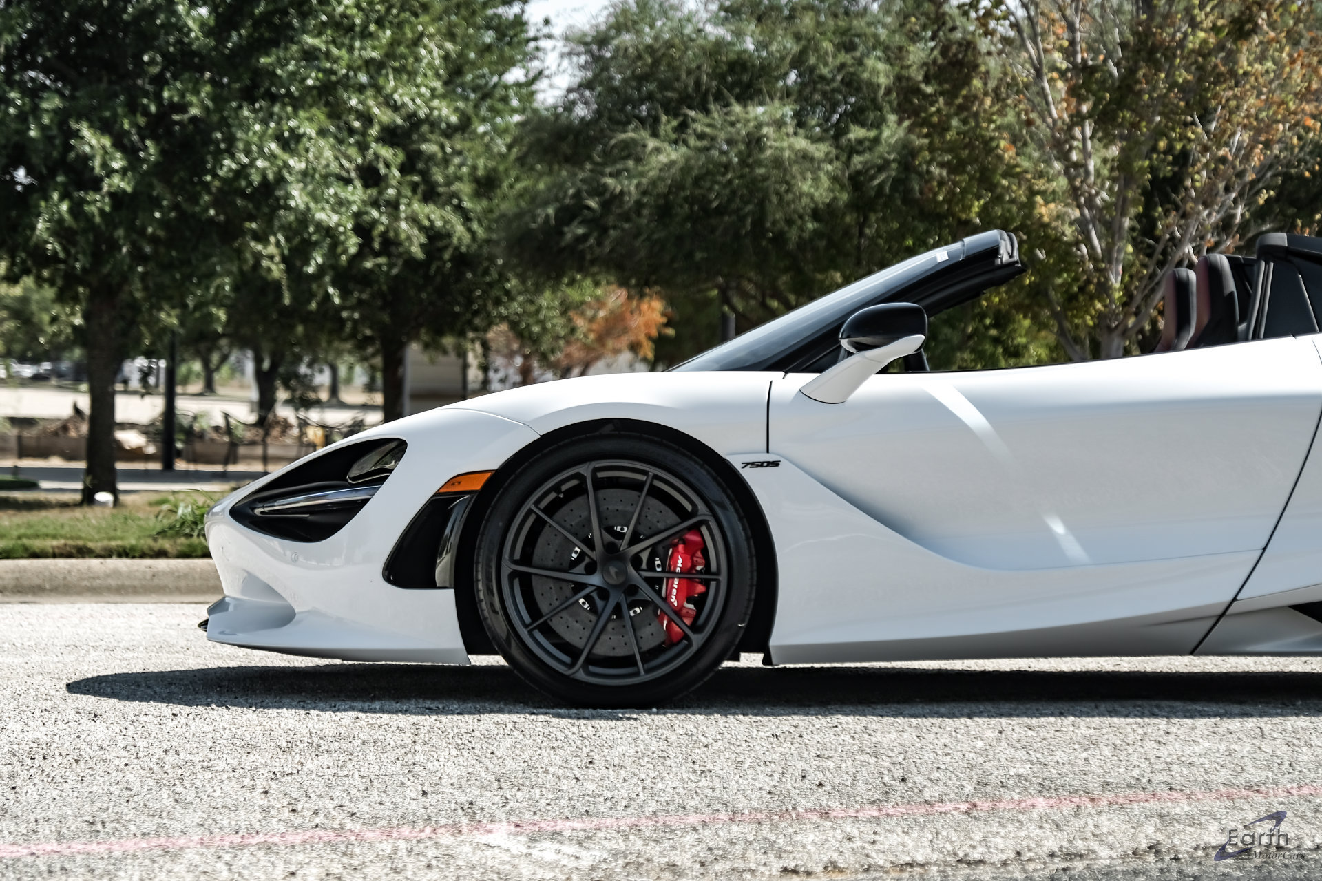Used 2025 McLaren 750S Spider RWD image 13