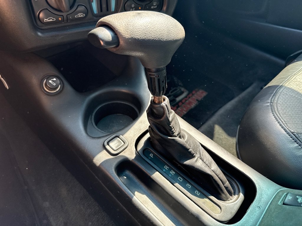 Used 2002 Chevrolet Monte Carlo SS w/ Preferred Equipment Group FWD image 20