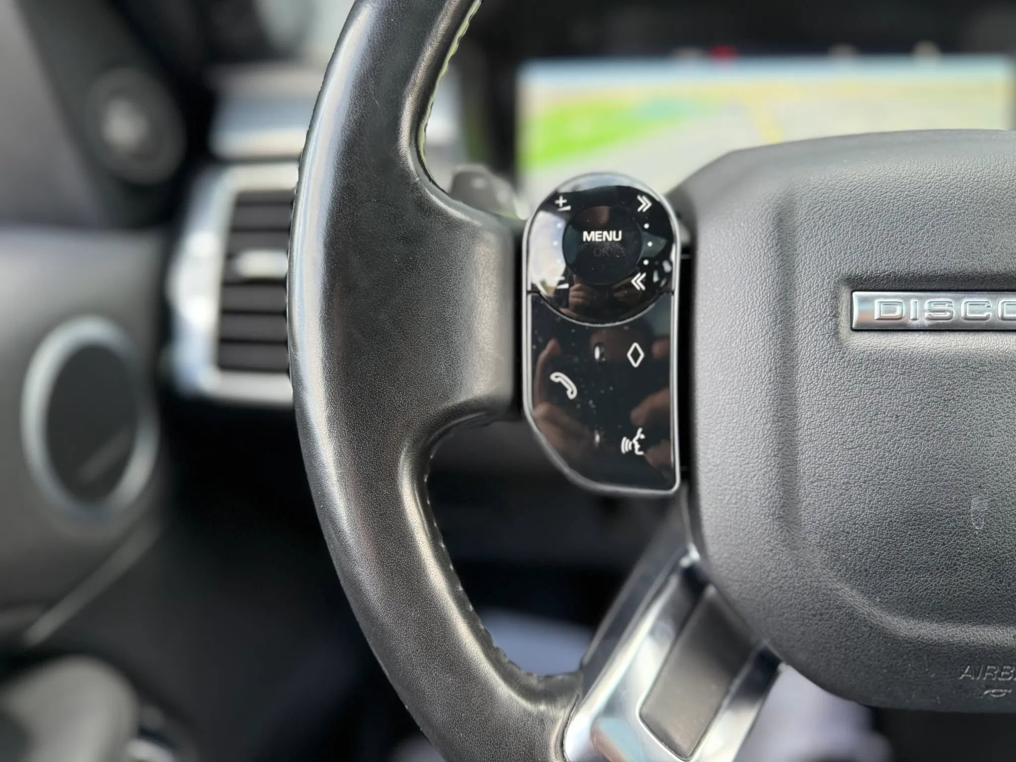 Used 2020 Land Rover Discovery Landmark image 19