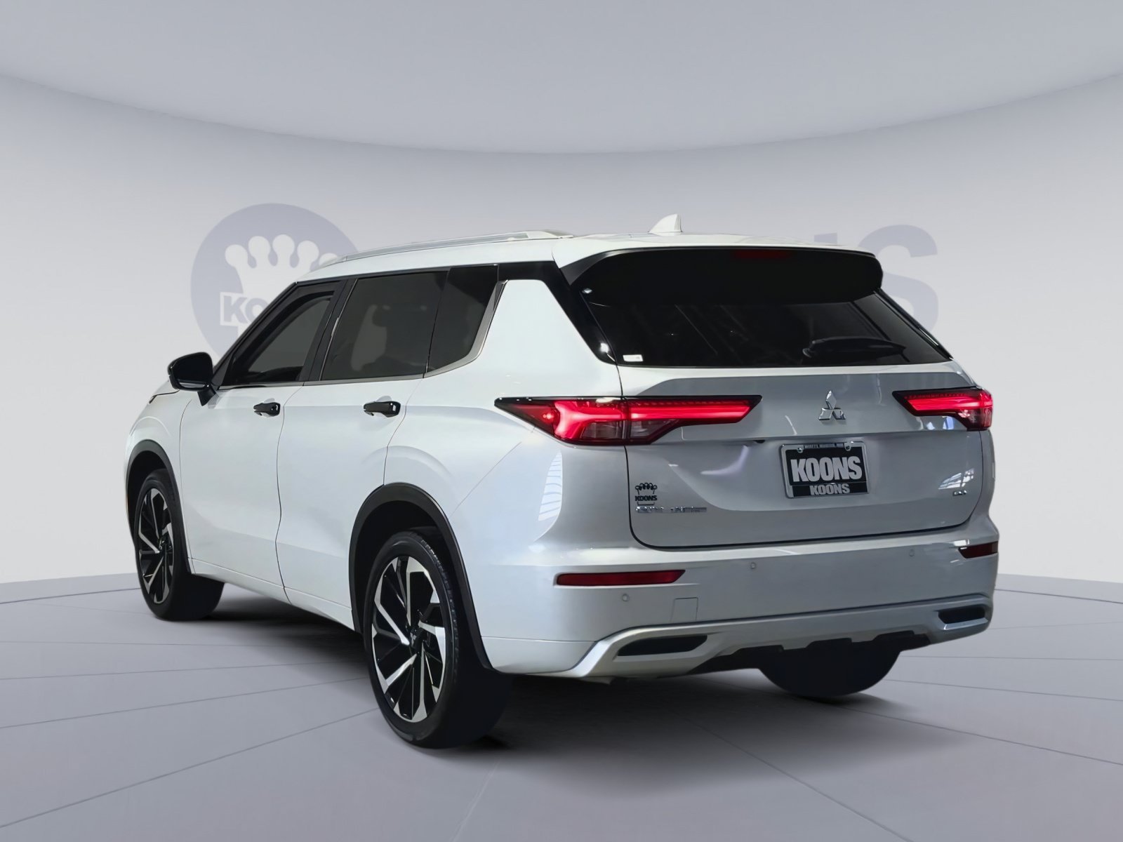 Used 2024 Mitsubishi Outlander SEL AWD/4WD image 8