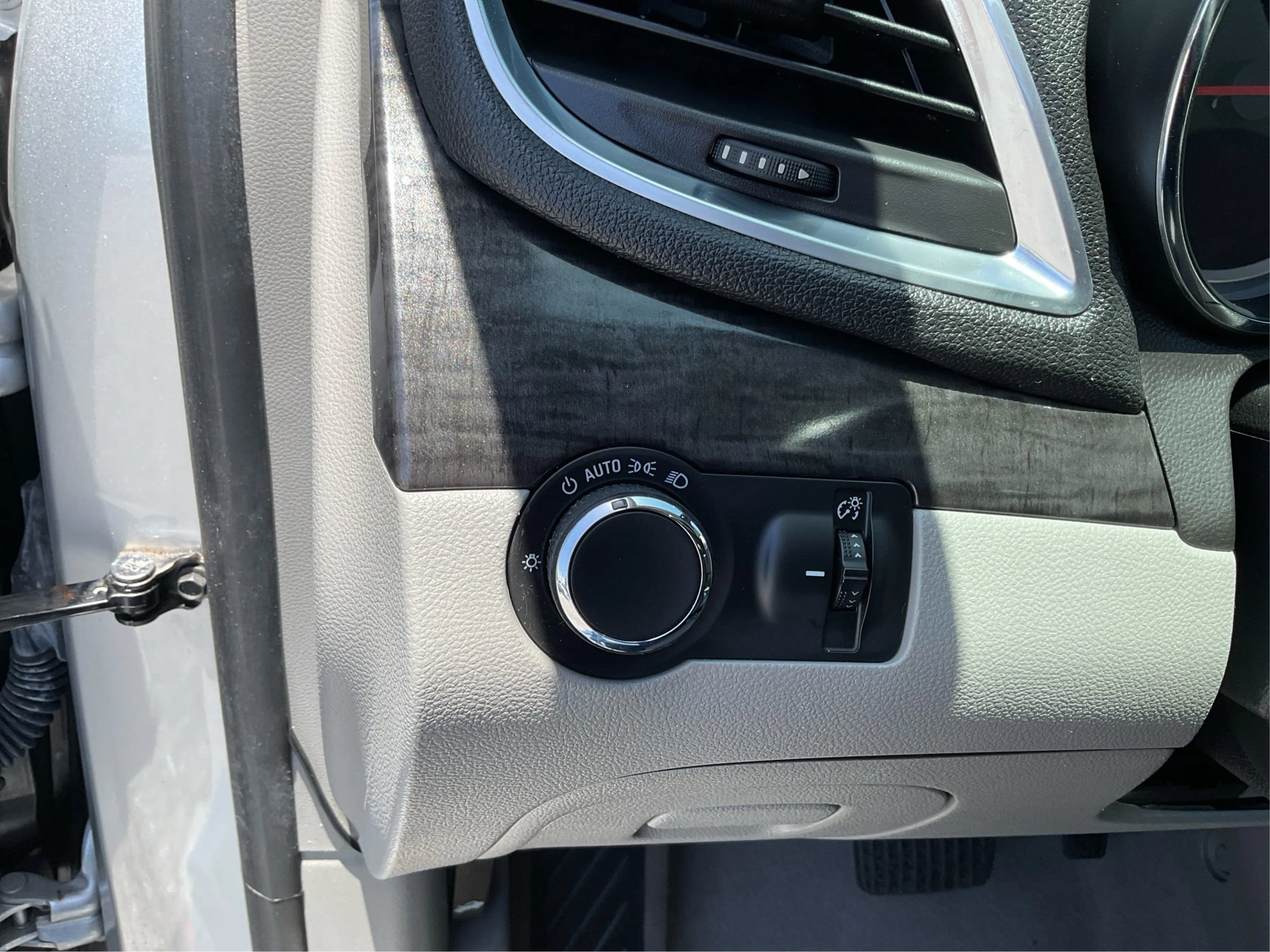 Used 2016 Buick Encore FWD image 17