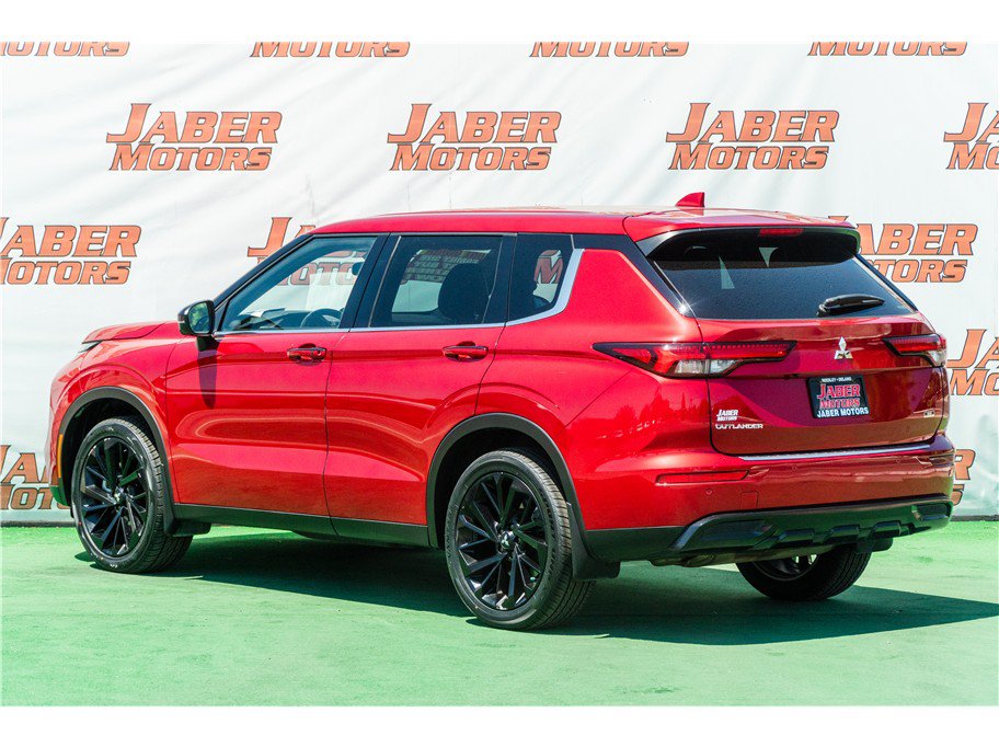 Used 2023 Mitsubishi Outlander SE Black Edition AWD/4WD image 9