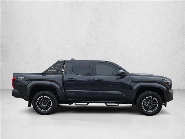Used 2025 Toyota Tacoma TRD Sport AWD/4WD image 4