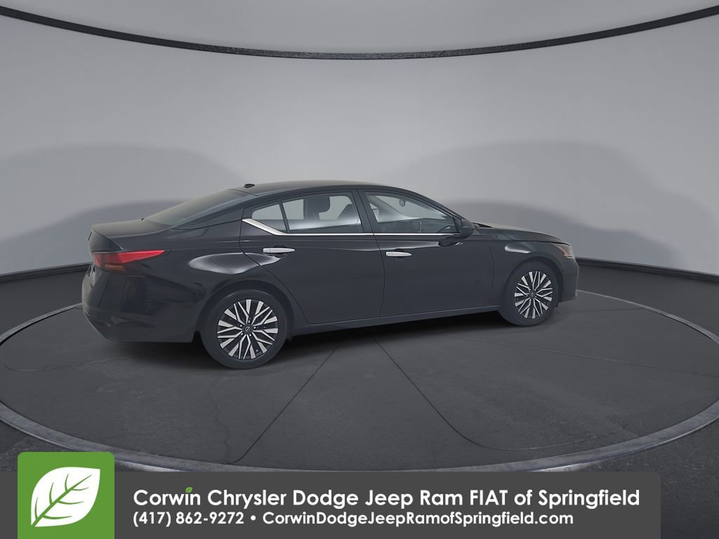 Used 2025 Nissan Altima 2.5 SV image 17