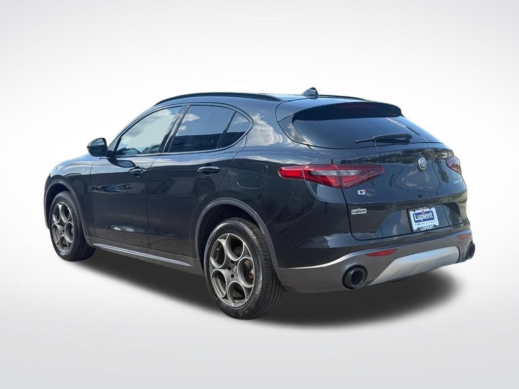 Used 2023 Alfa Romeo Stelvio Ti AWD/4WD image 7