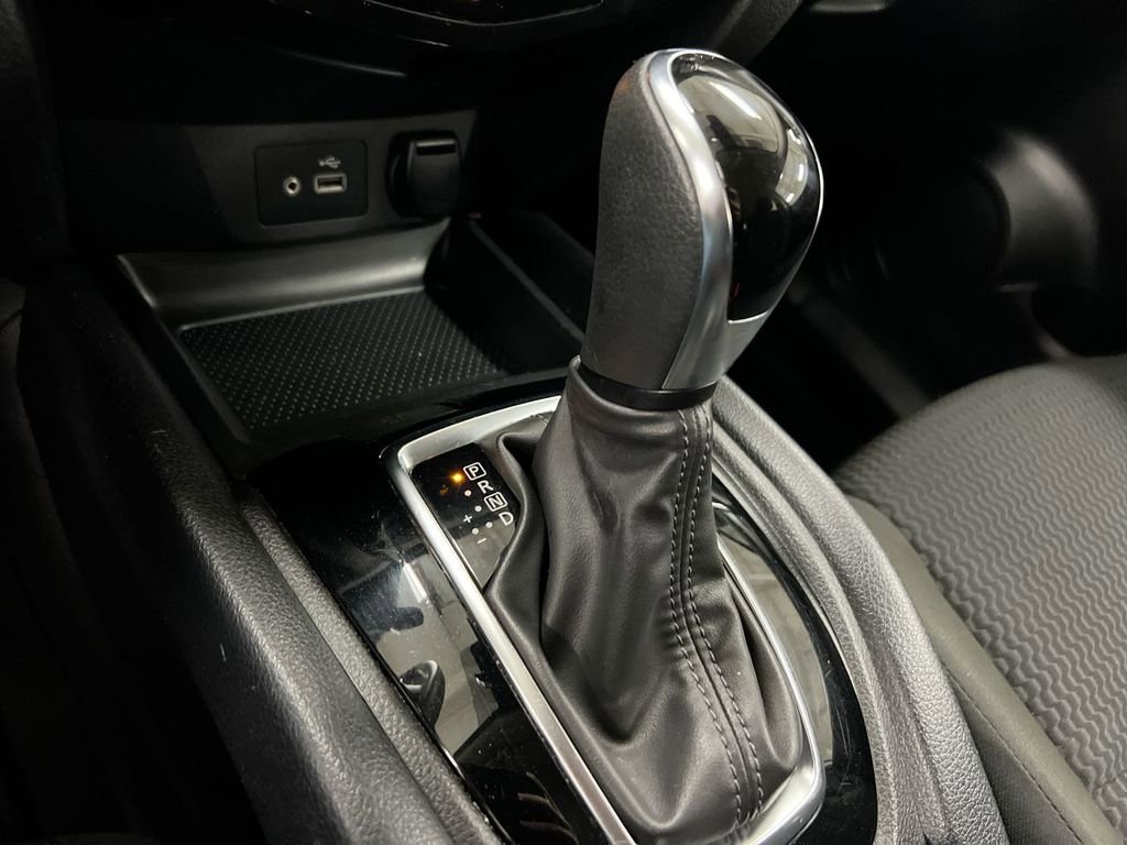 Used 2021 Nissan Rogue Sport S image 17