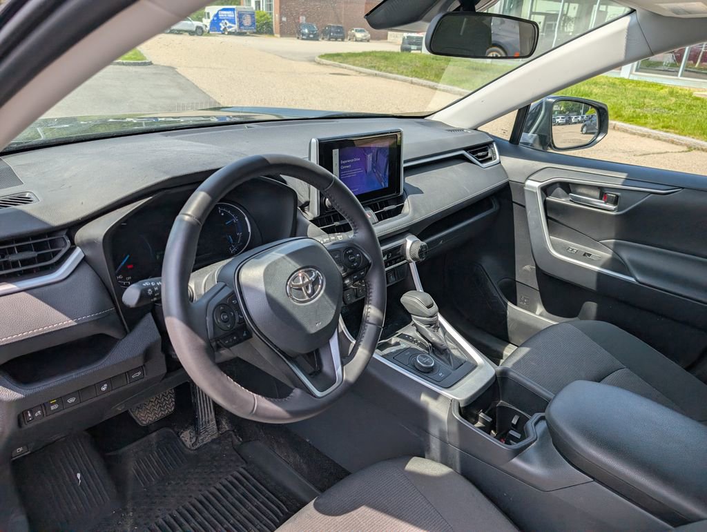 Used 2024 Toyota RAV4 XLE w/ Convenience Package AWD/4WD image 18