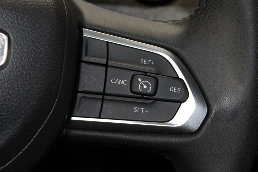 Used 2024 Jeep Compass Latitude image 33