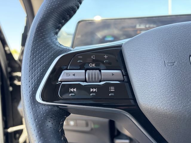 Used 2023 Nissan Ariya FWD image 8